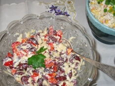 Beans salad with paprika.