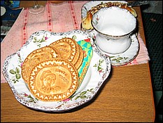 White gingerbreads with starch.